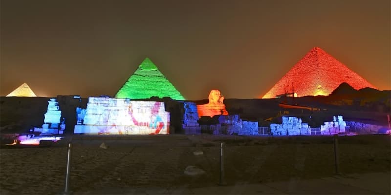 spectacle de son et lumière aux pyramides de Gizeh