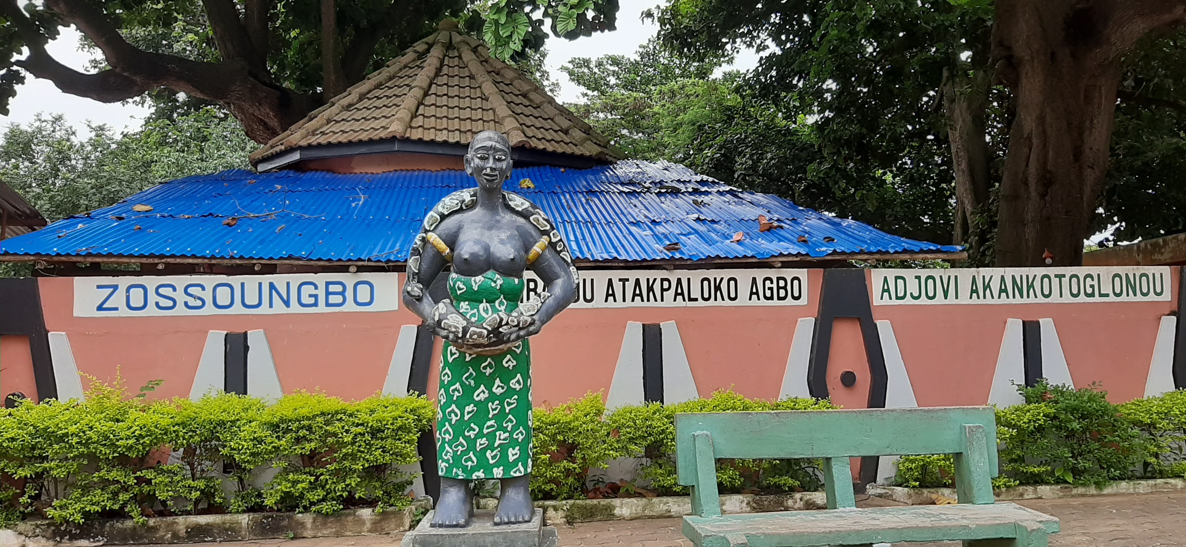 Ouidah: Histoire et Patrimoine Spirituel Vodun.