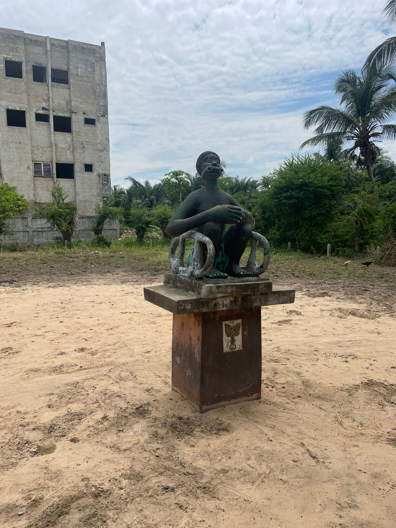 Ouidah: Histoire et Patrimoine Spirituel Vodun.